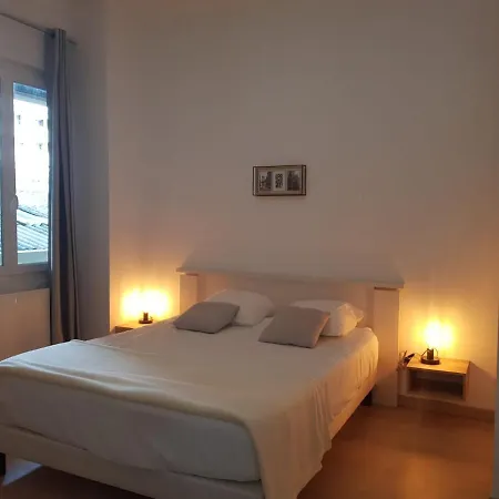 Suite Stalingrad Nice Buitenkant foto